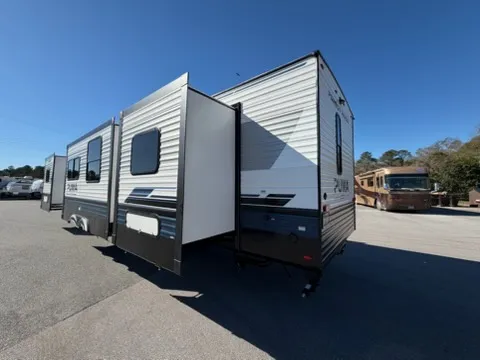 2026 Palomino Puma 39DBT - Photo 4