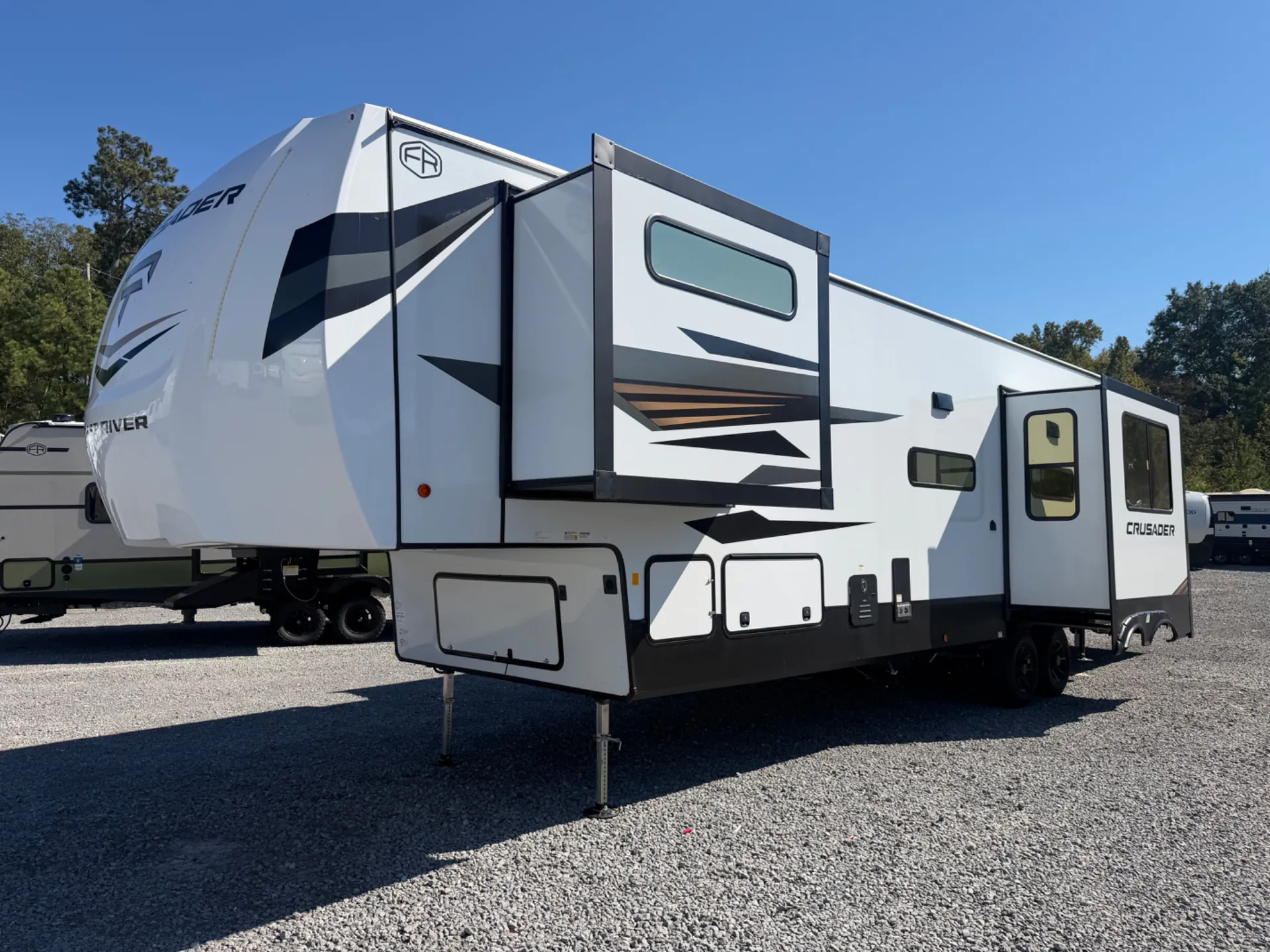 2027 Forest River Crusader 2SUITE - Photo 4