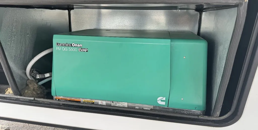 2018 Dutchmen Voltage Triton 3551, Photos photo 42