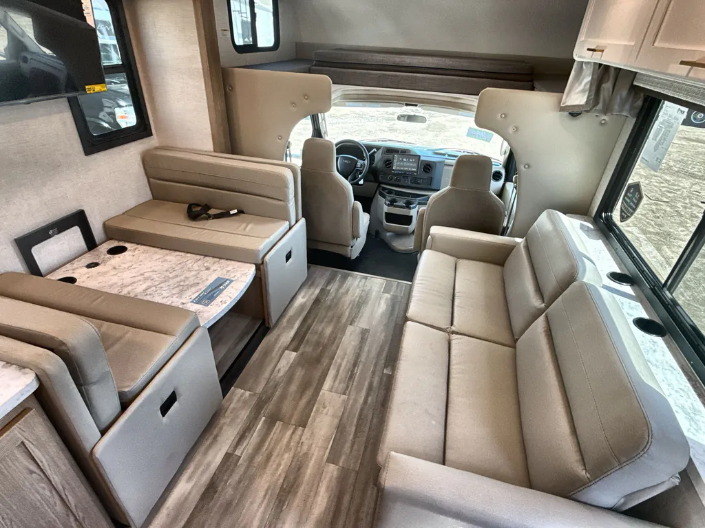 2027 Thor Motor Coach Freedom Elite 31FE, Photos photo 2