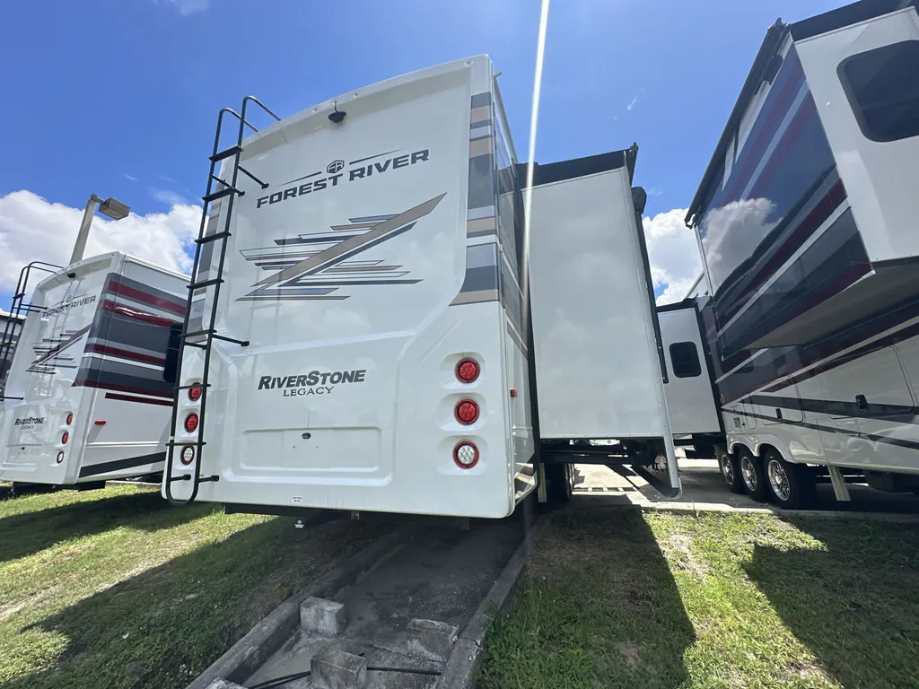 2026 Forest River Riverstone Legacy 43BFC, Photos photo 6