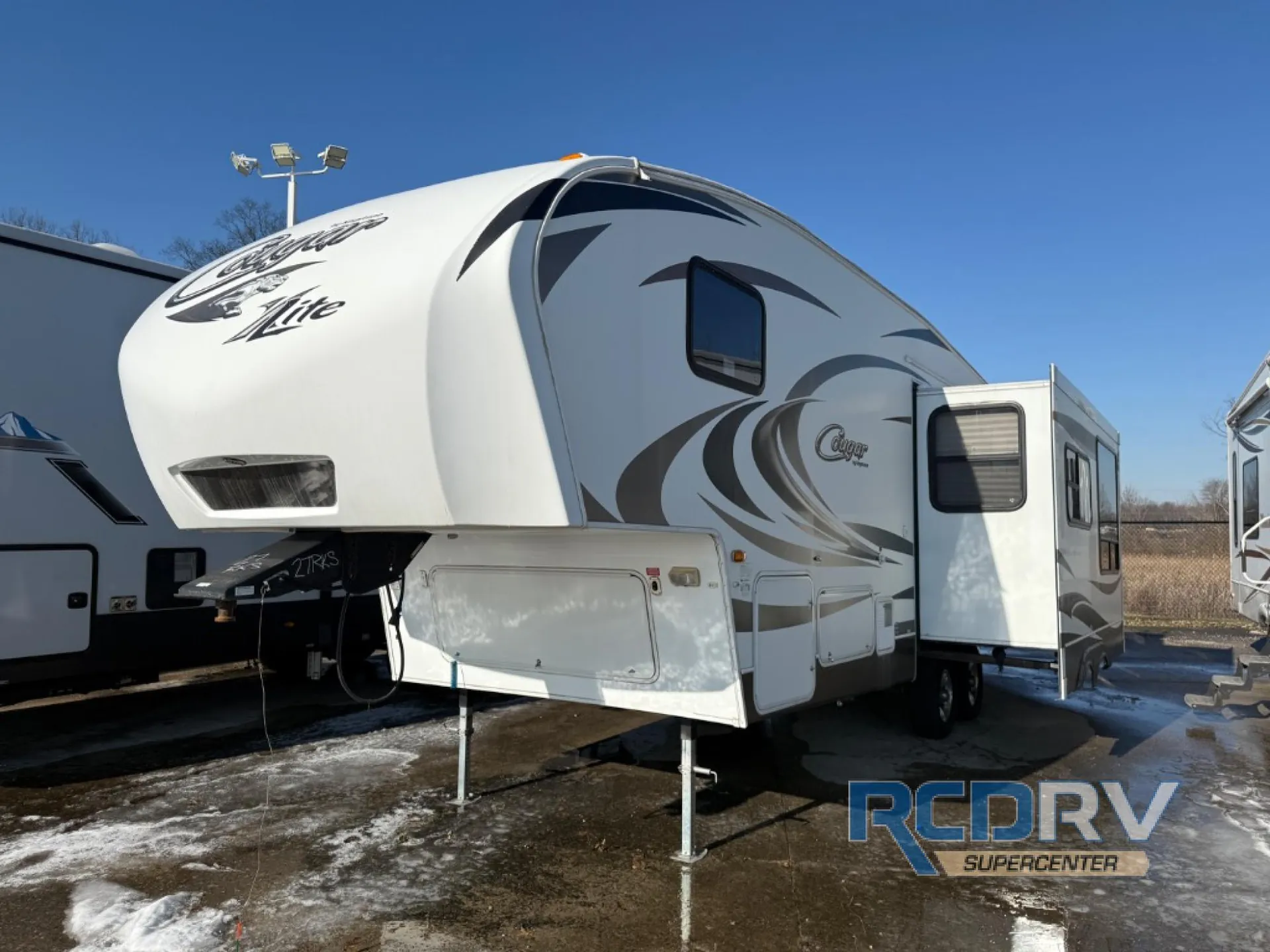 2012 Keystone Cougar XLite 27RKS - Photo 3