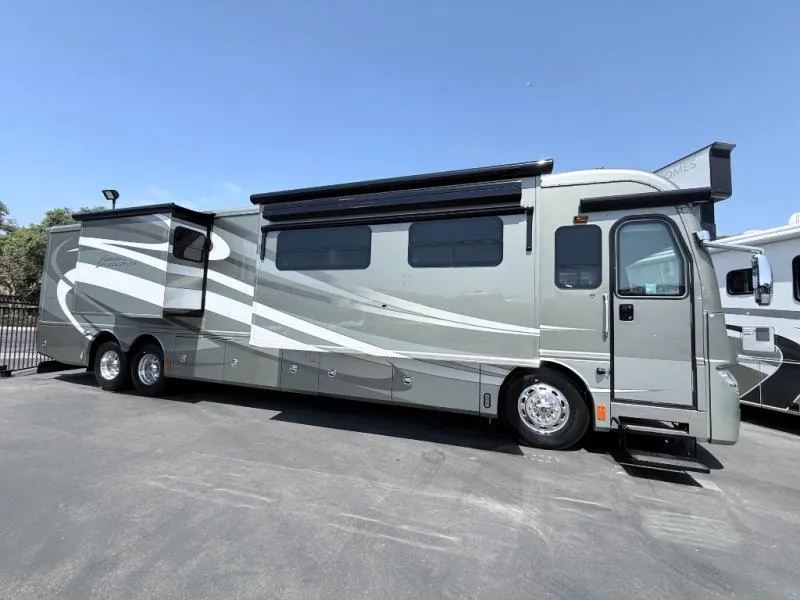 2012 American Coach American Revolution Used    42T Bath and a half - Main photo