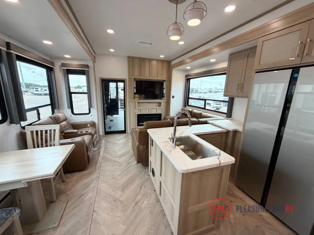 2026 Keystone Raptor 420, Photos photo 13