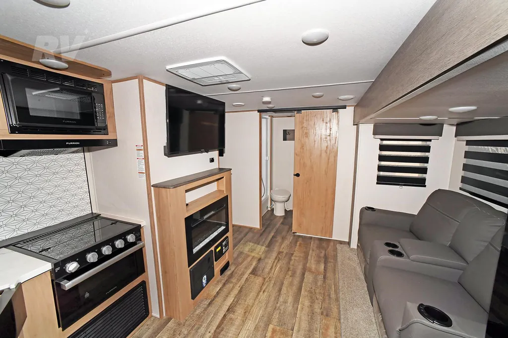 2024 Forest River Cherokee Alpha Wolf 22SW, Photos photo 16