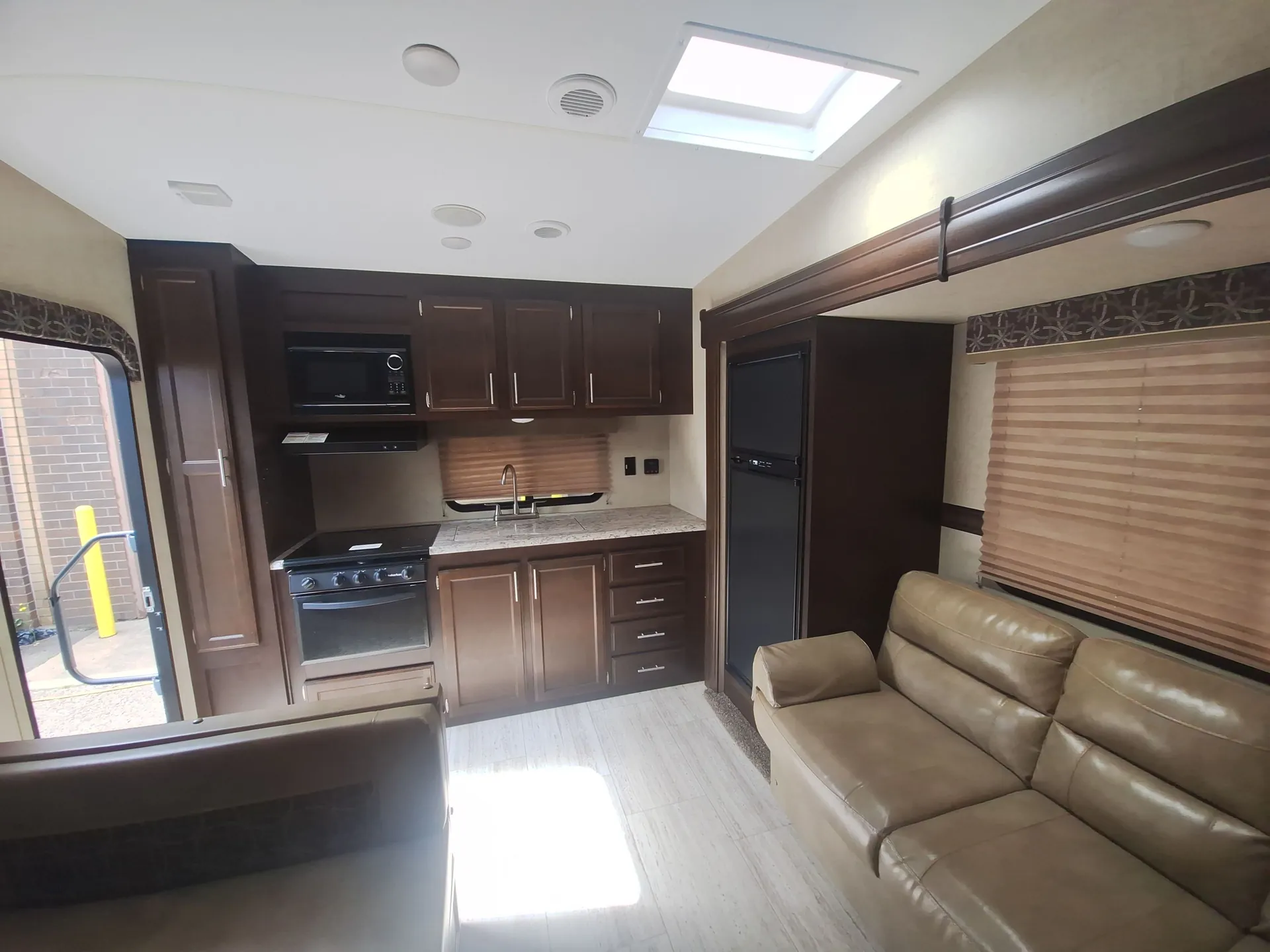 2017 k-z rv Sportsmen 231RK — living area main