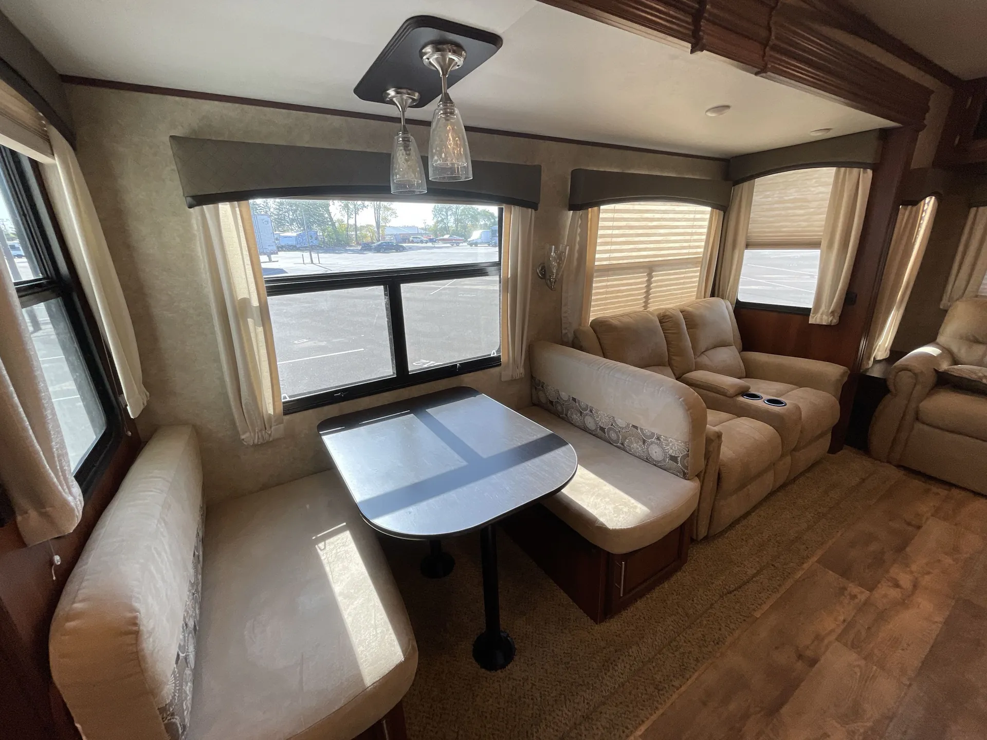 2017 Jayco Eagle 330RSTS — living area main