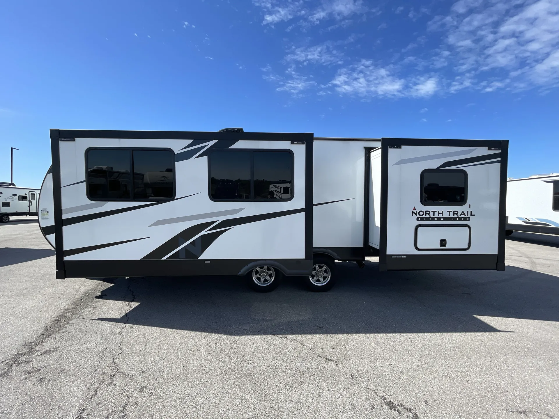 2023 Heartland North Trail Ultra-Lite NT 26FKDS dealer photo 6 from Camping World