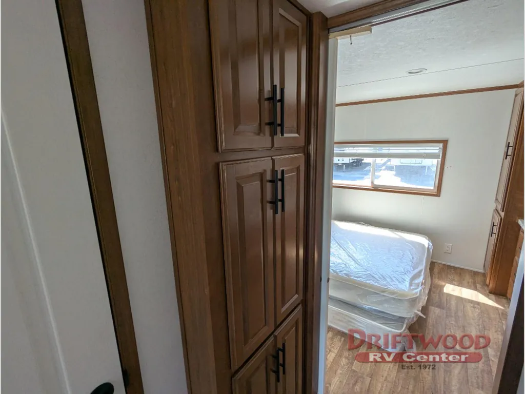 2026 Forest River Quailridge Summit 39FLP-S, Photos photo 17
