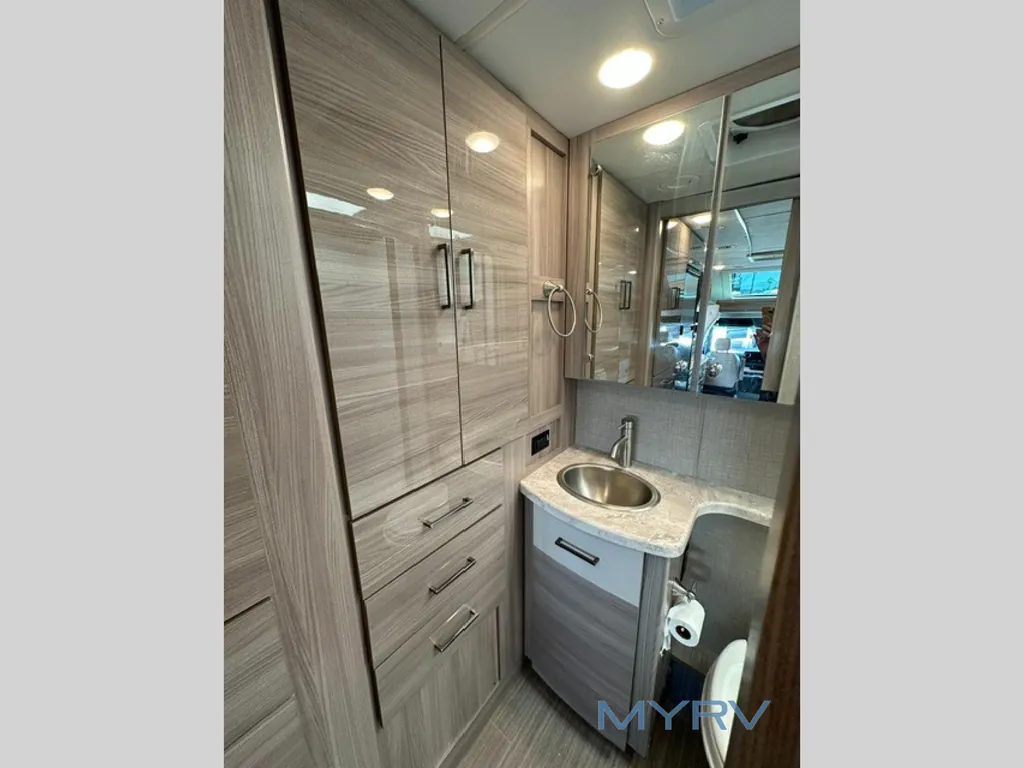 2023 Thor Motor Coach Tiburon 24FB, Photos photo 23