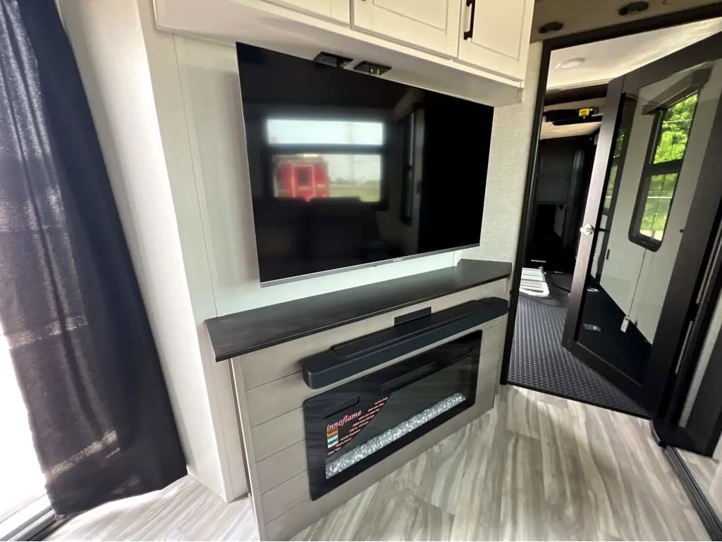 2025 Jayco Seismic Luxury Series 4113, Living area photo 2
