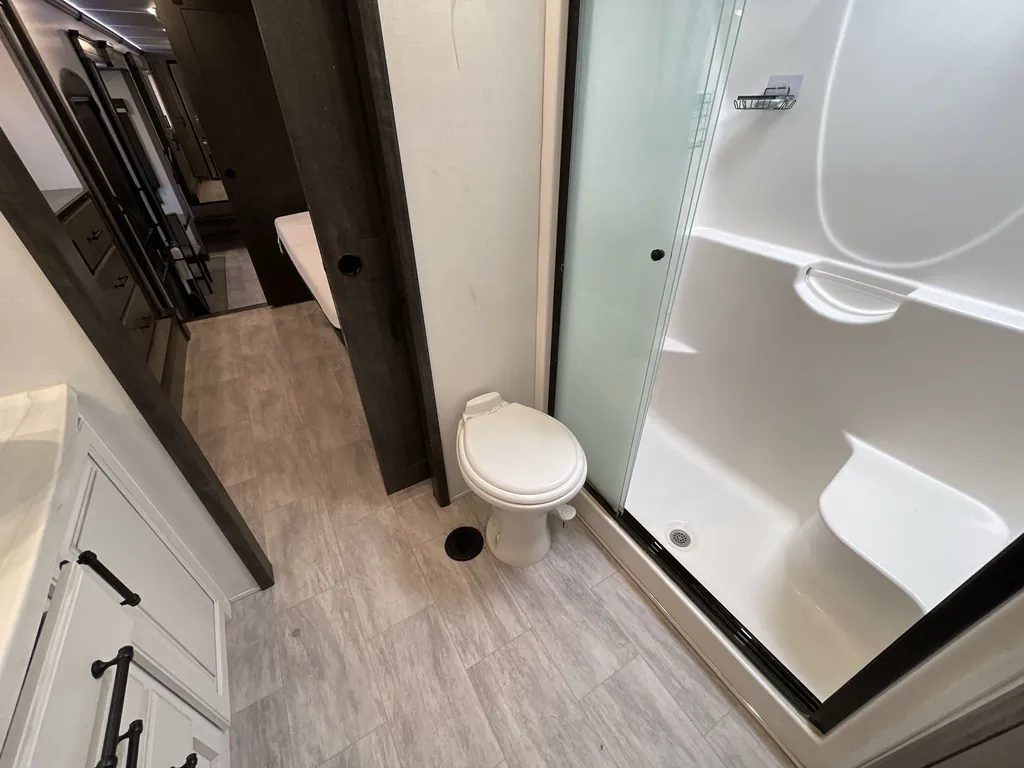 2024 Keystone Montana 3901RK, Photos photo 13