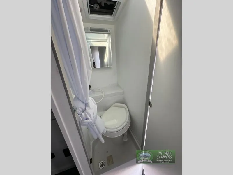 2025 Travel Lite Up Country Used    770 - Photo 3