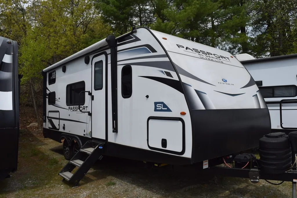 2024 Keystone Passport SL 219BH - Photo 4