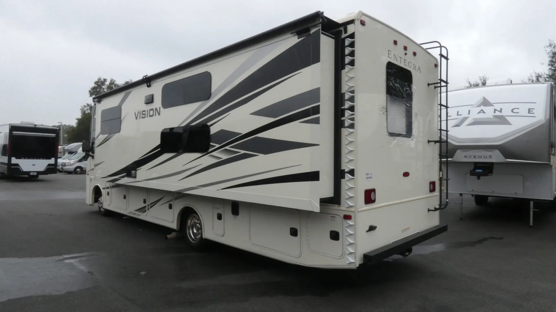 2023 Entegra Coach Vision 29F - Photo 4