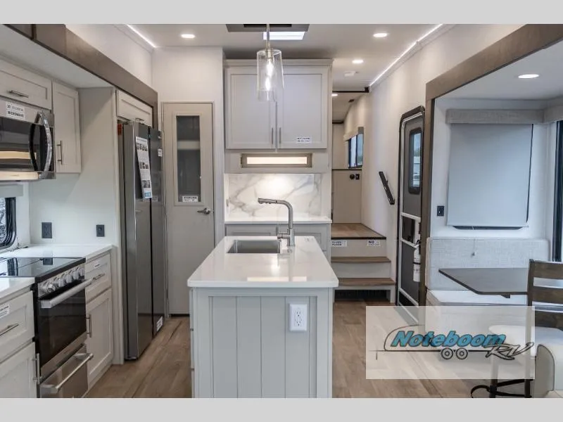 2027 Alliance RV Avenue 32RLS - Photo 4