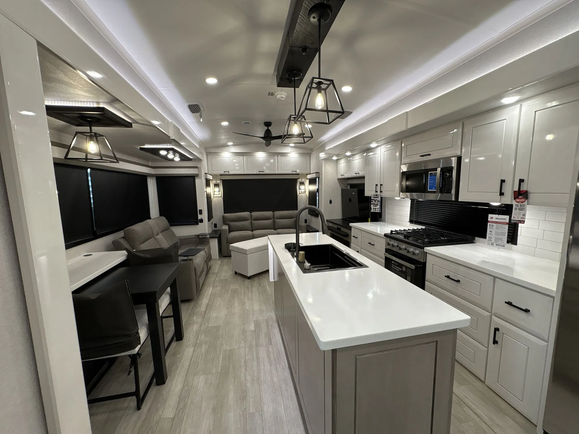 2026 Jayco Pinnacle 38SSWS — living area main