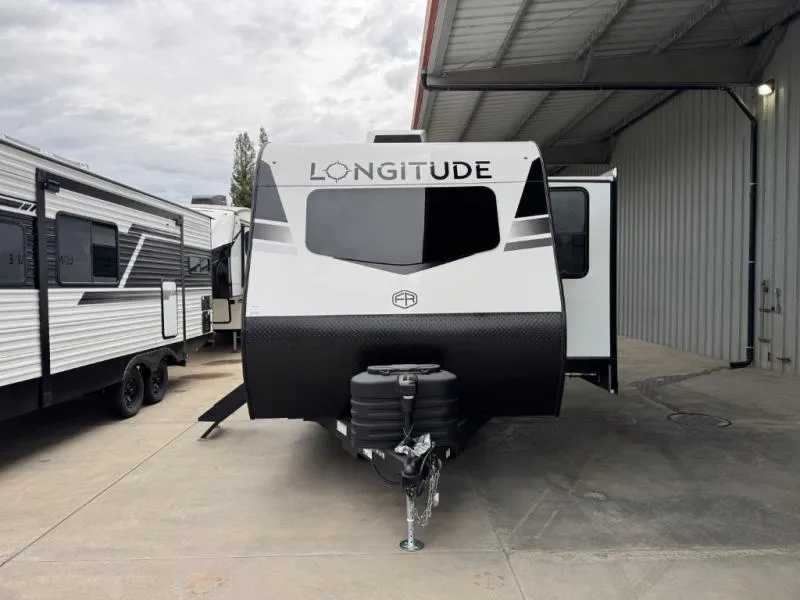 2026 East to West Longitude 230FK - Photo 3