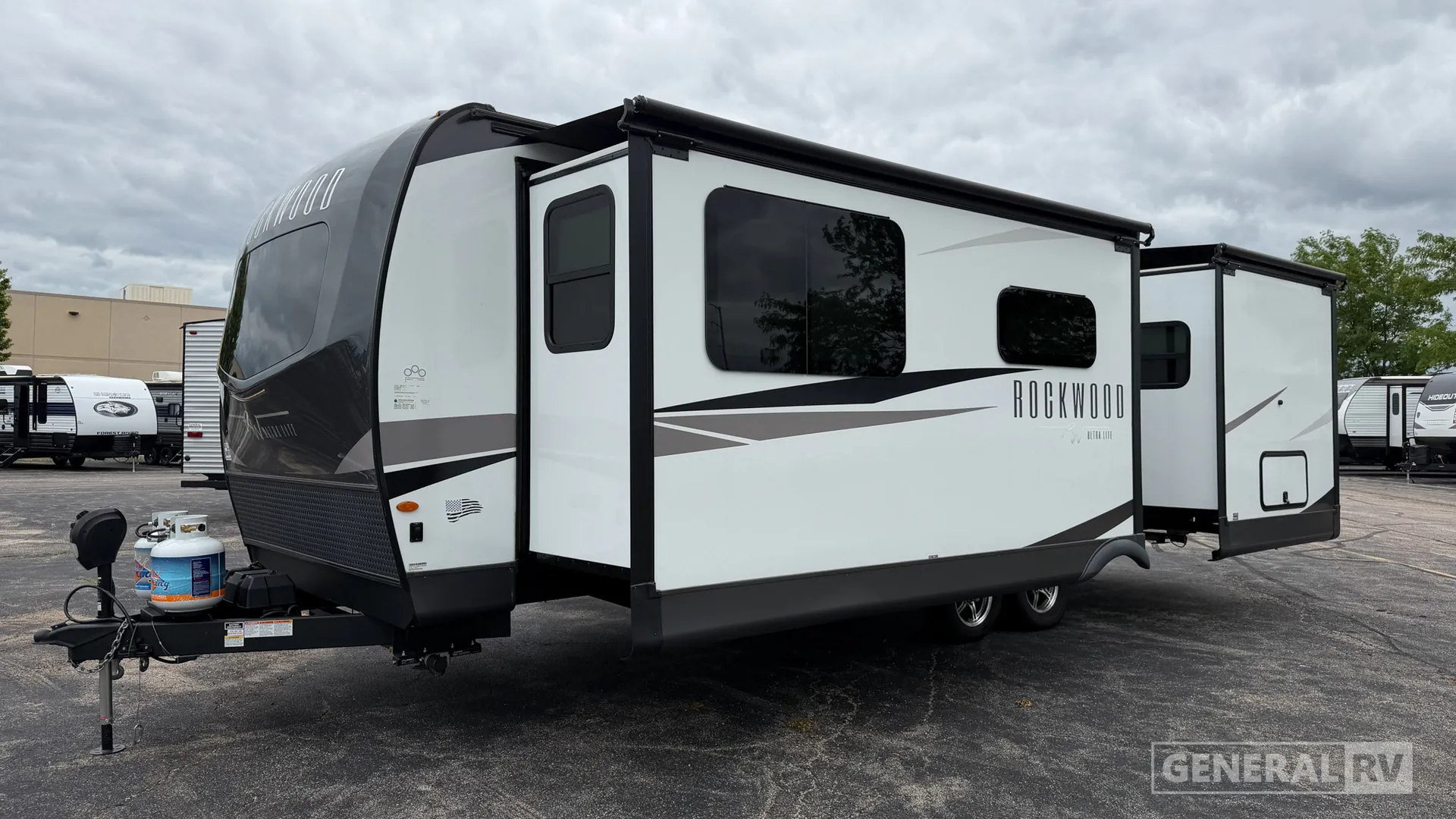 2024 Forest River Rockwood Ultra Lite 2608BS — Photo 5
