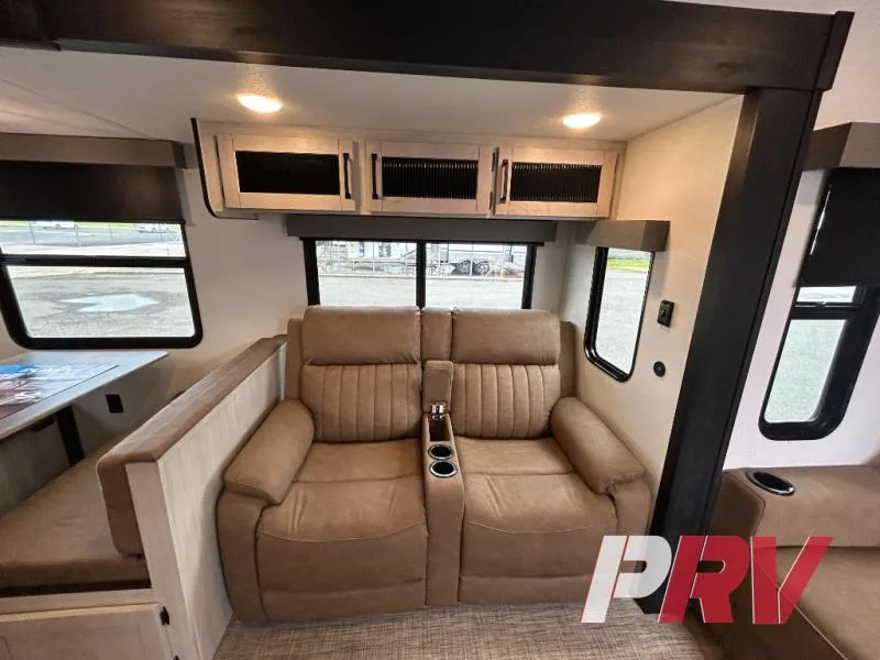2027 Palomino Puma 30RKQS - Photo 3