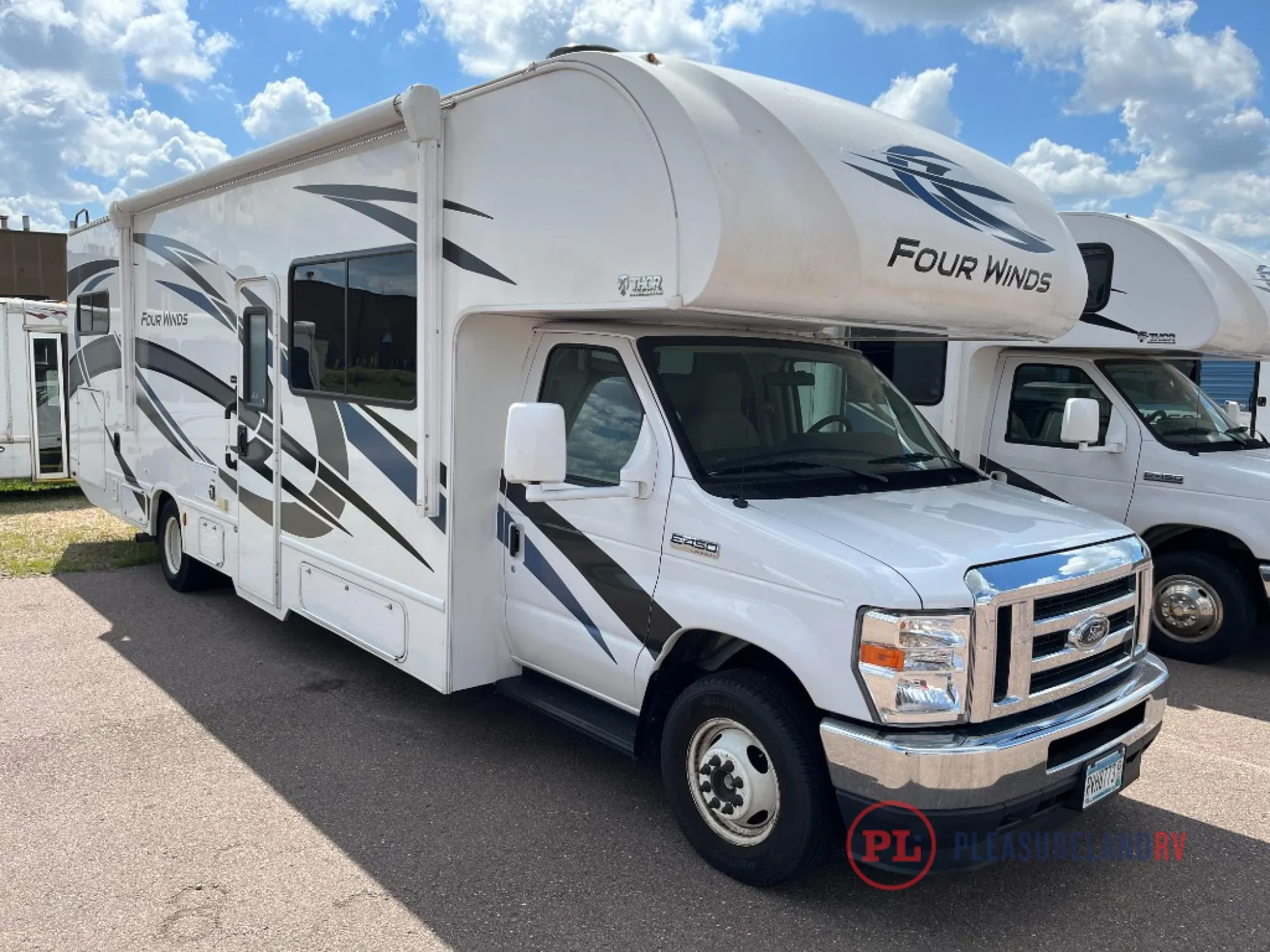 2023 Thor Motor Coach Four Winds 31EV - Photo 2