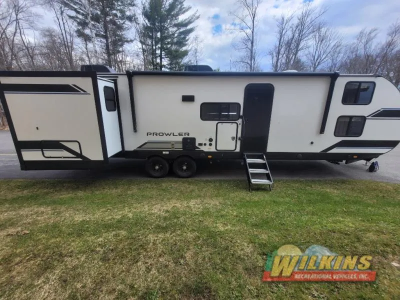 2025 Heartland Prowler 3212BH - Photo 3