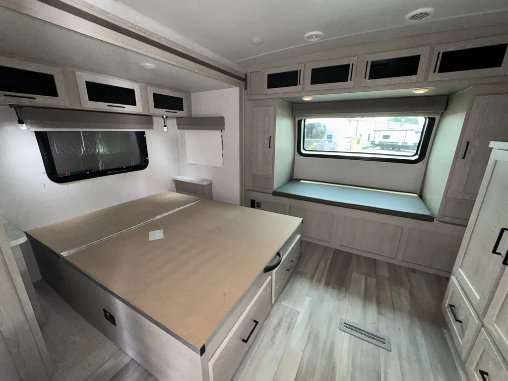 2023 Forest River Flagstaff Super Lite 29RLBS, Photos photo 15