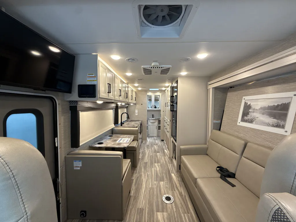 2023 Thor Motor Coach Vegas 24.3, Photos photo 2