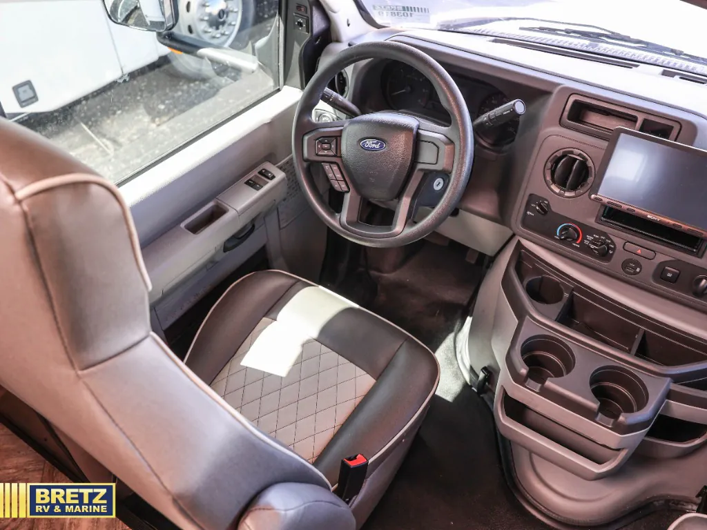 2023 Forest River Sunseeker LE 3250DSLE — Photo 7