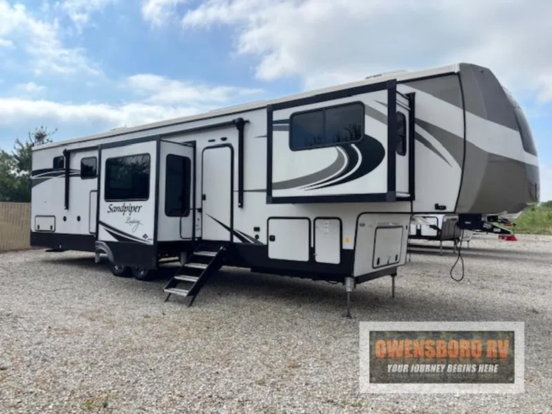 2022 Forest River Sandpiper Luxury 391FLRB - Photo 2