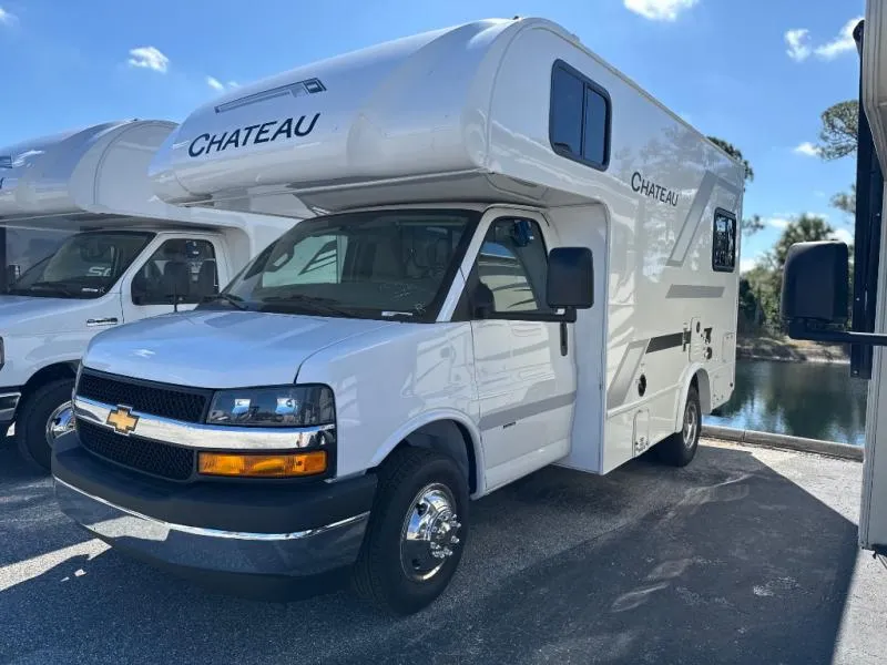 2026 Thor Motor Coach Chateau 19Z - Photo 3