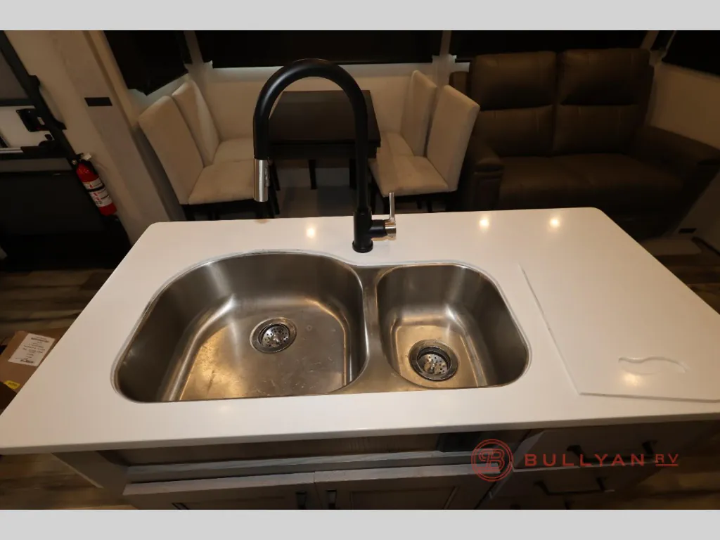 2024 Keystone Montana High Country 381TB, Photos photo 24