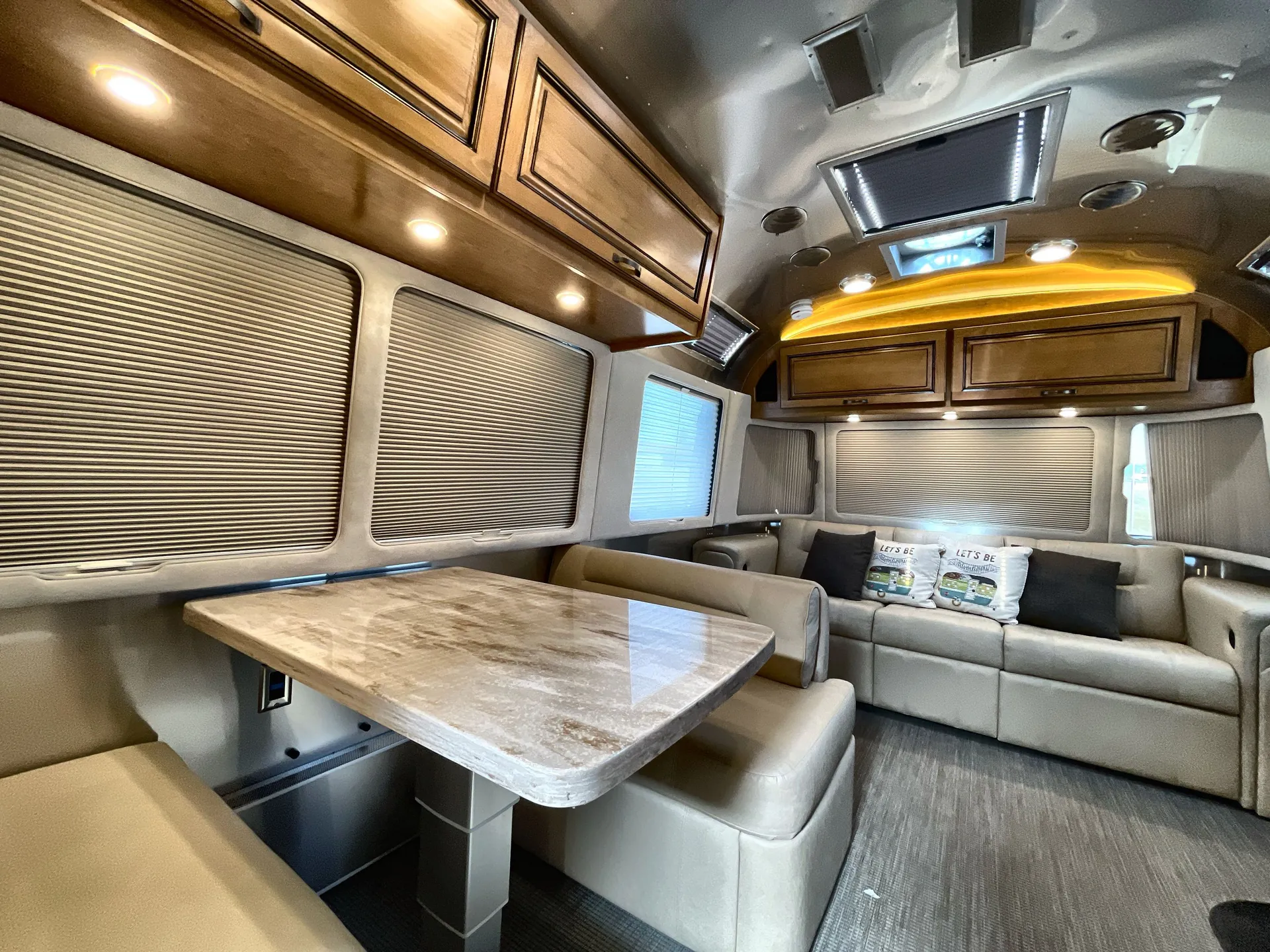 2020 airstream Classic 30RB Twin — living area main