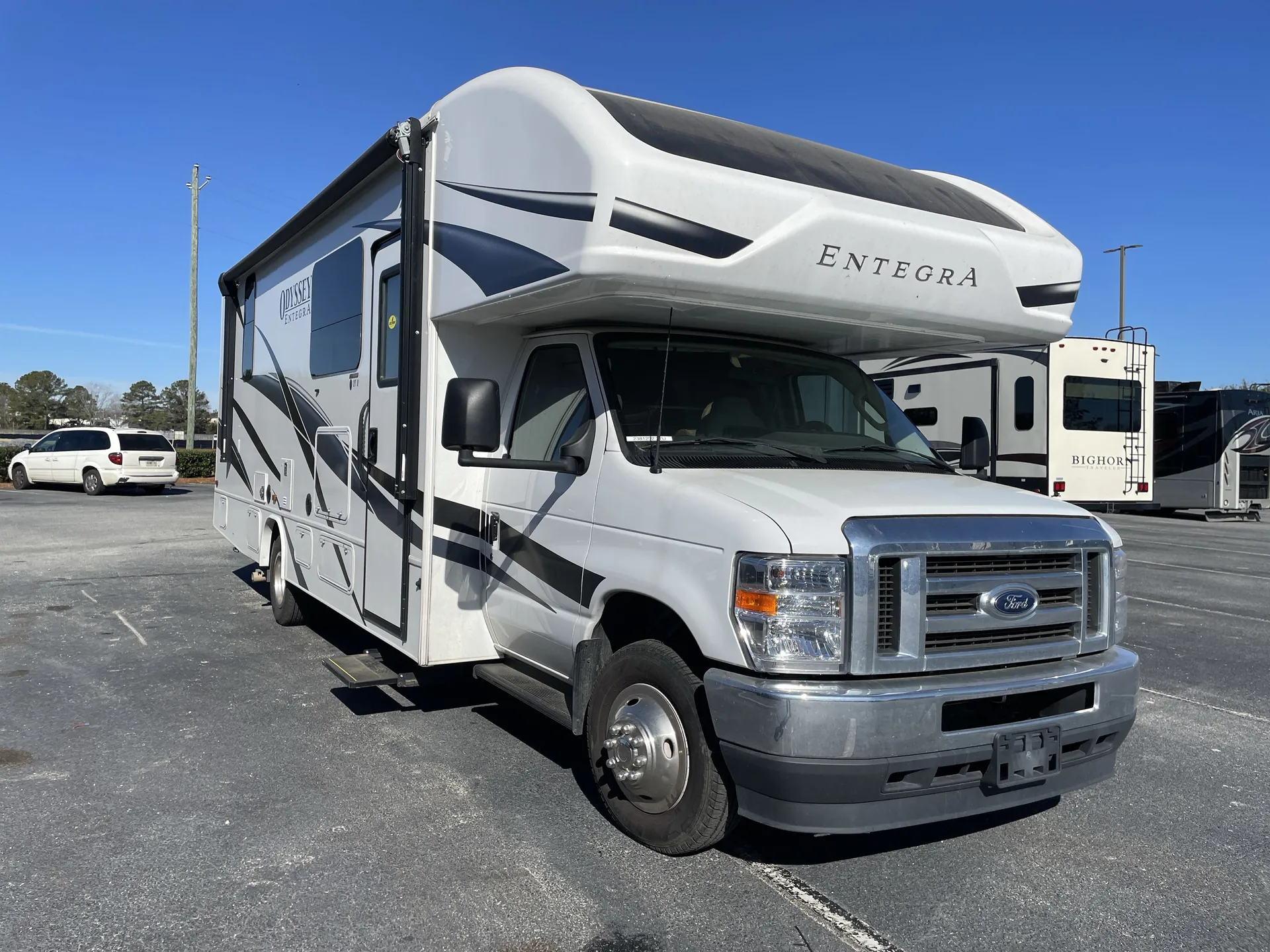 2024 Entegra Coach Odyssey 27U - Photo 2
