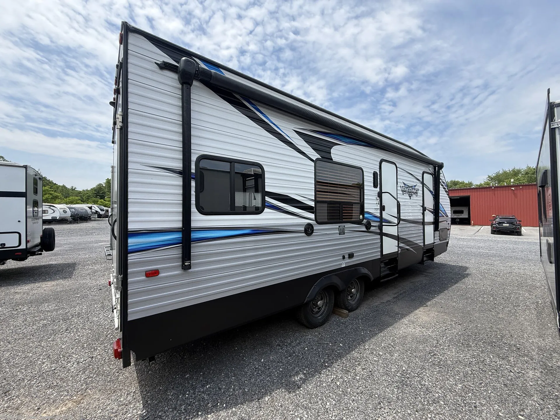 2017 Forest River Vengeance Rogue 25V — Photo 6