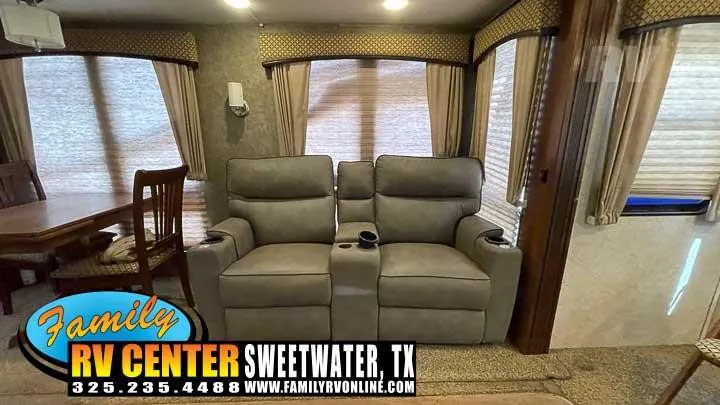 2015 Forest River Wildcat 333MK, Photos photo 8