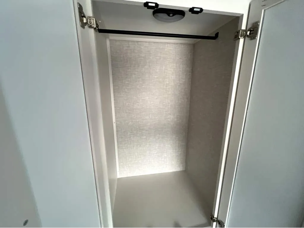 2025 Jayco Seismic Luxury Series 4113, Bedroom photo 5
