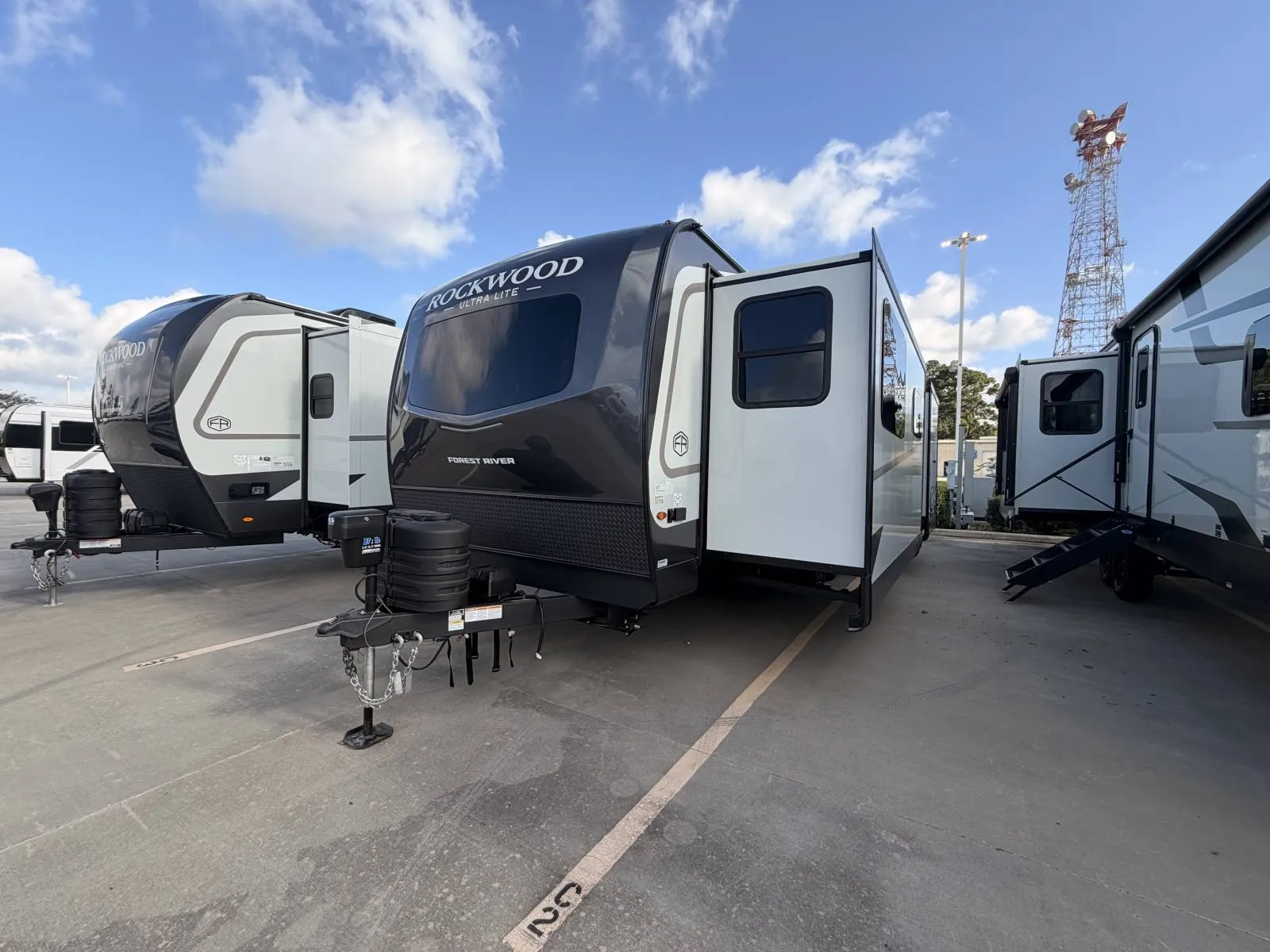 2027 Forest River Rockwood Ultra Lite 2608BS - Photo 2