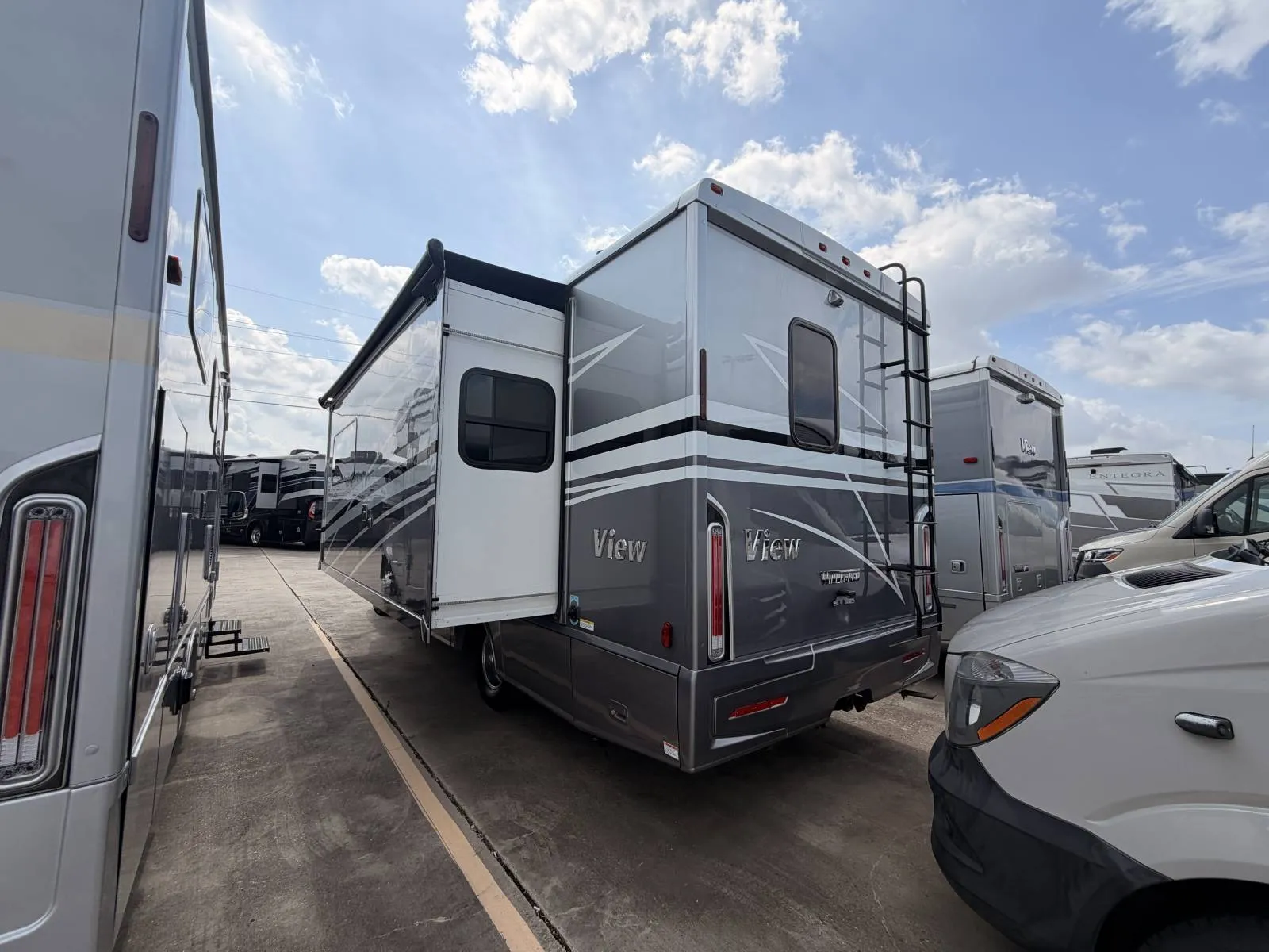 2022 Winnebago View 24D - Photo 3