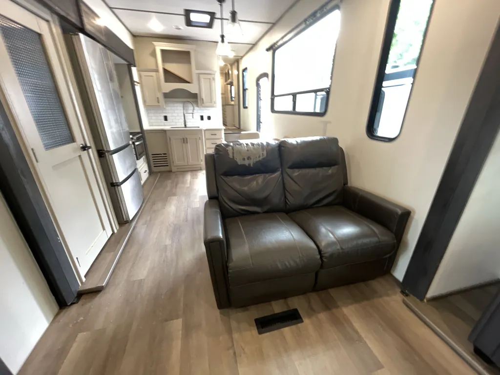 2020 Keystone Sprinter Limited 3531FWDEN, Photos photo 3