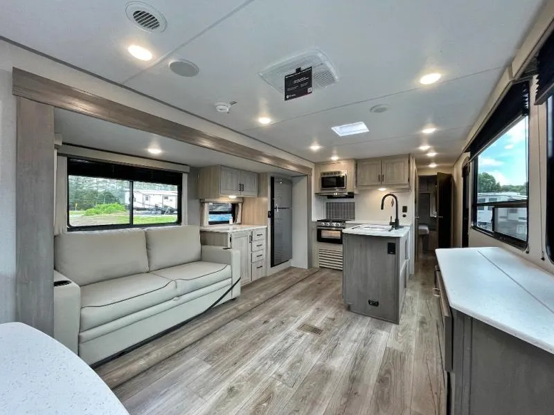 2026 Coachmen RV Catalina Legacy Edition 283RNR - Photo 4