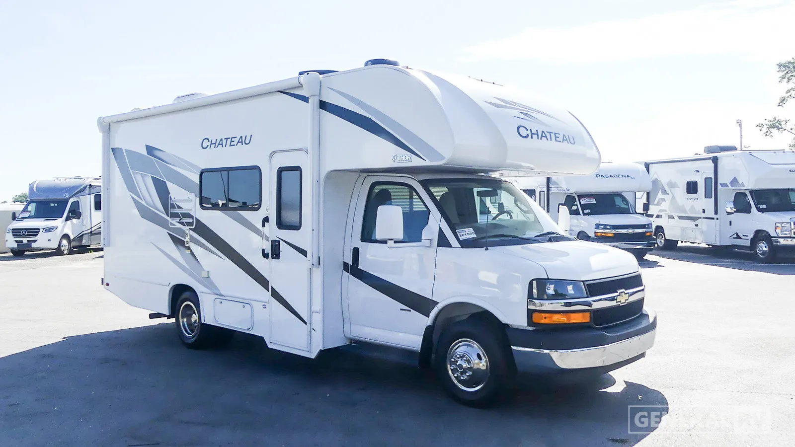 2024 Thor Motor Coach Chateau 22B - Photo 2