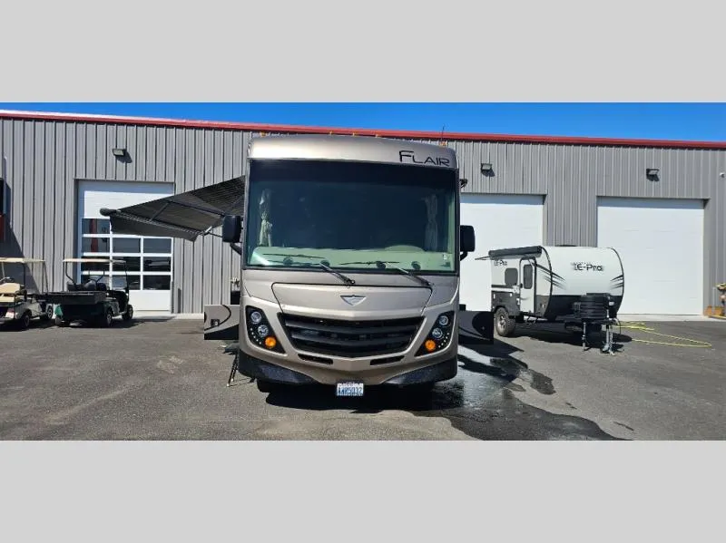 2015 Fleetwood RV Flair 26E - Photo 2