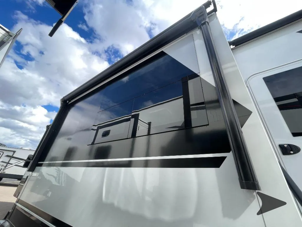 2026 Brinkley Model G 3950, Photos photo 26