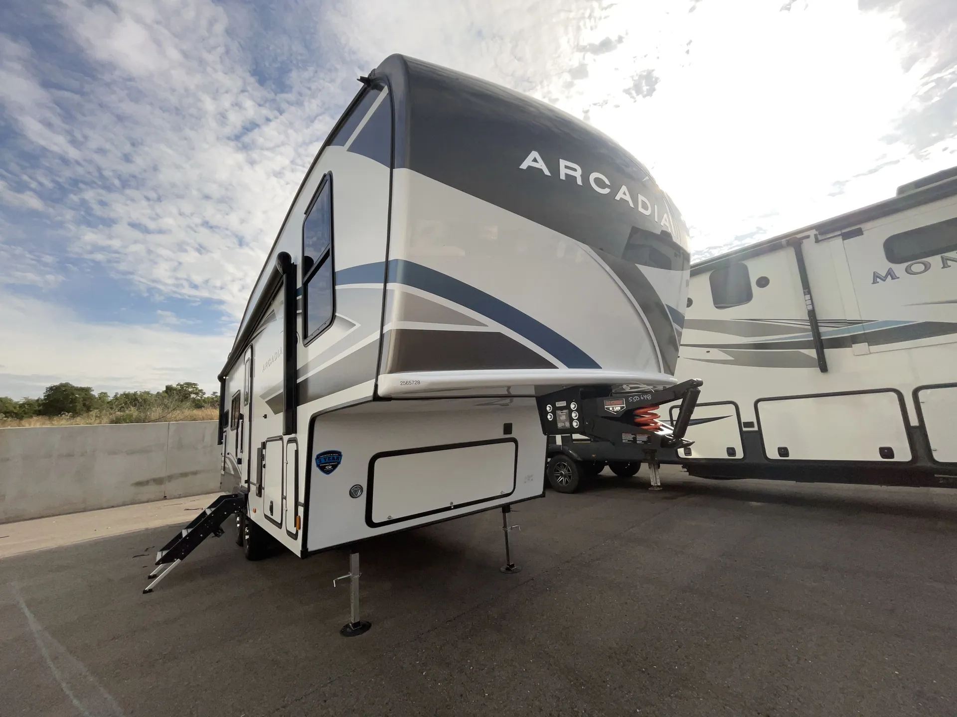 2025 Keystone Arcadia Super Lite 242SLMD - Photo 2