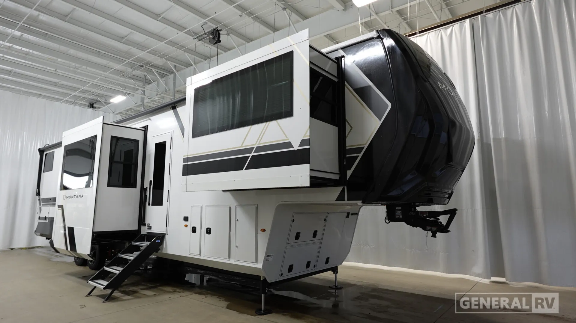 2027 Keystone Montana 3800FL - Photo 2