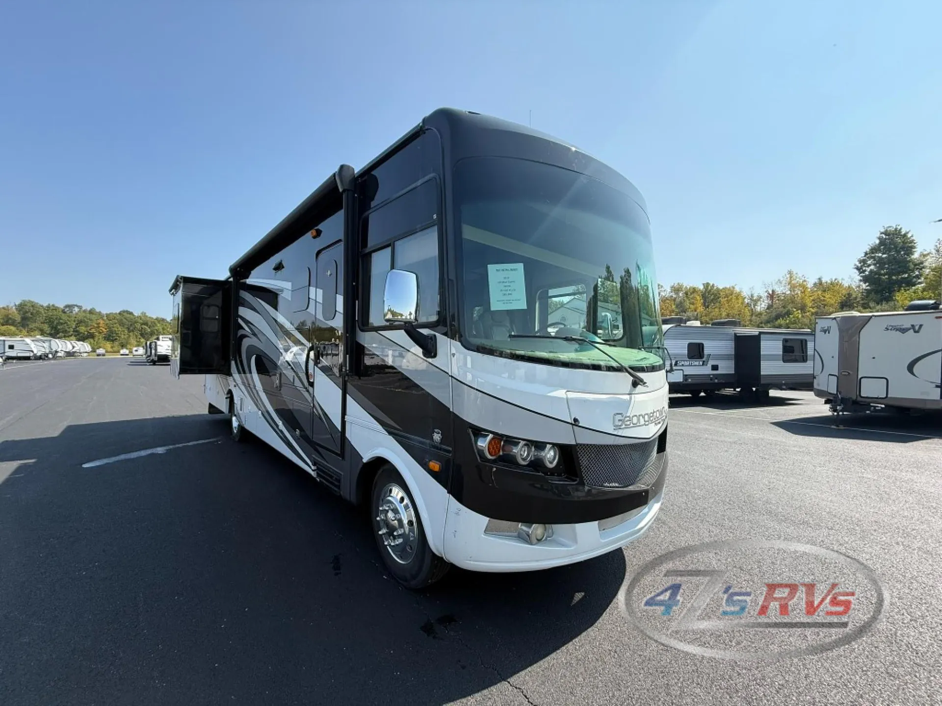 2019 Forest River Georgetown XL 369DS — Photo 6