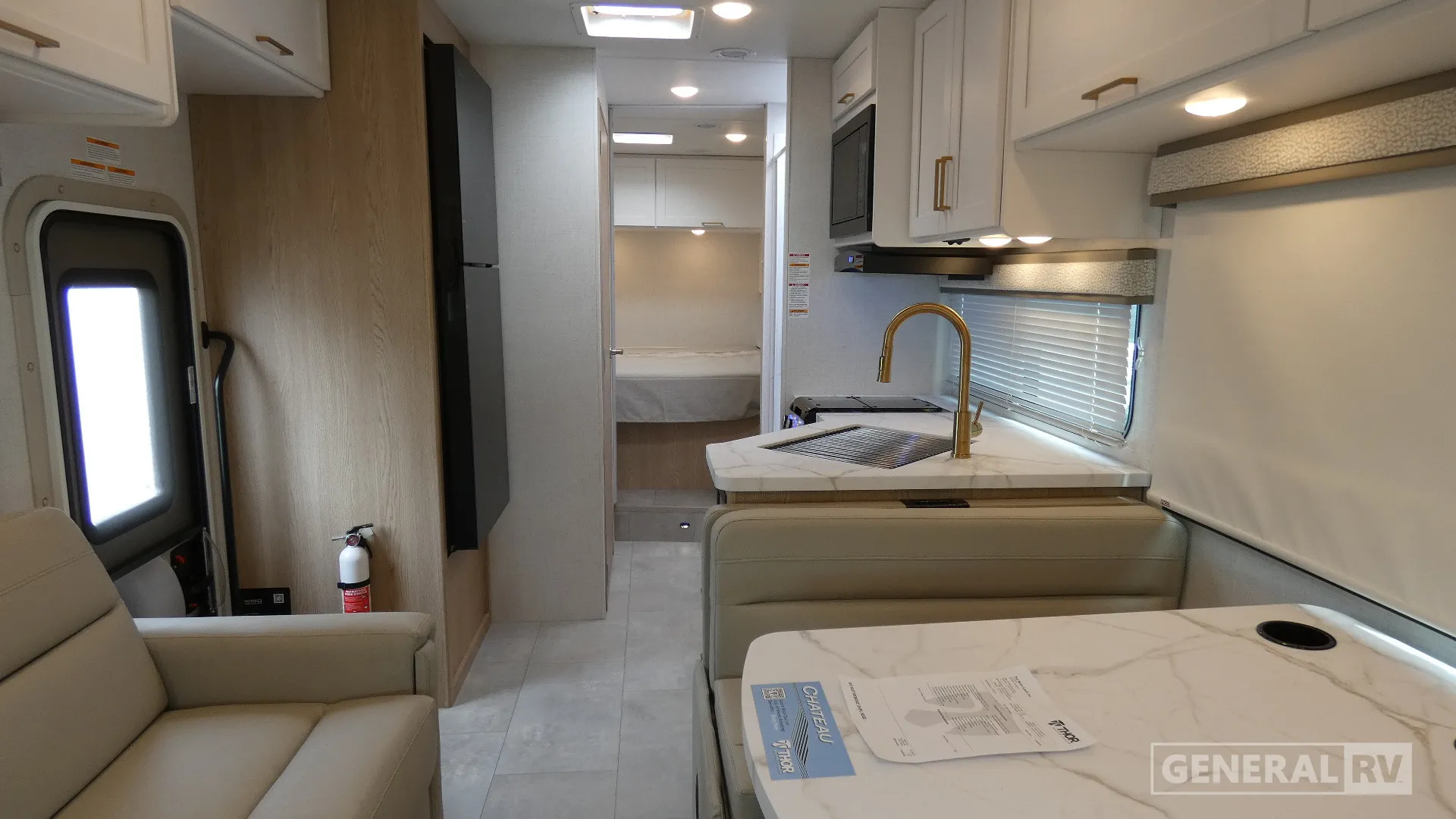 2027 Thor Motor Coach Chateau 28G - Photo 3
