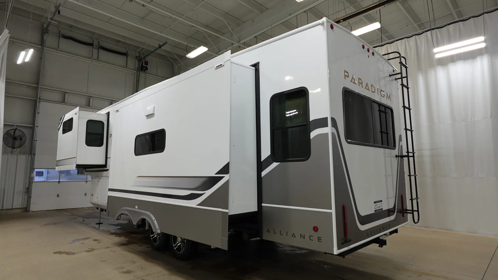 2026 Alliance RV Paradigm 310RL - Photo 4