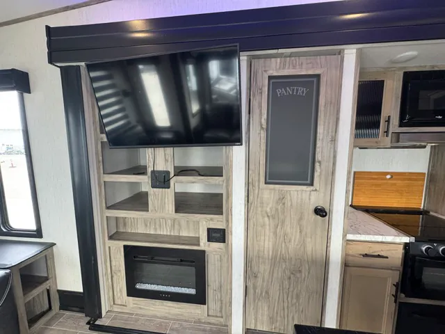 2022 Forest River Cherokee Arctic Wolf 3880 SUITE, Photos photo 20